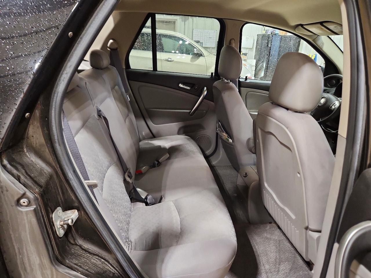 2006 SATURN VUE photo 21