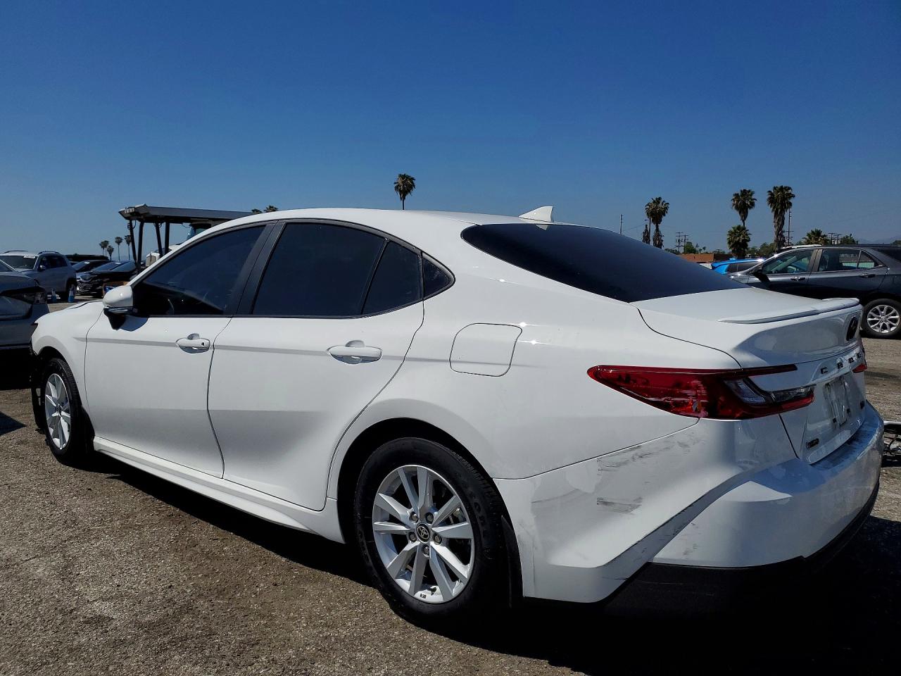 2025 TOYOTA CAMRY SE photo 3
