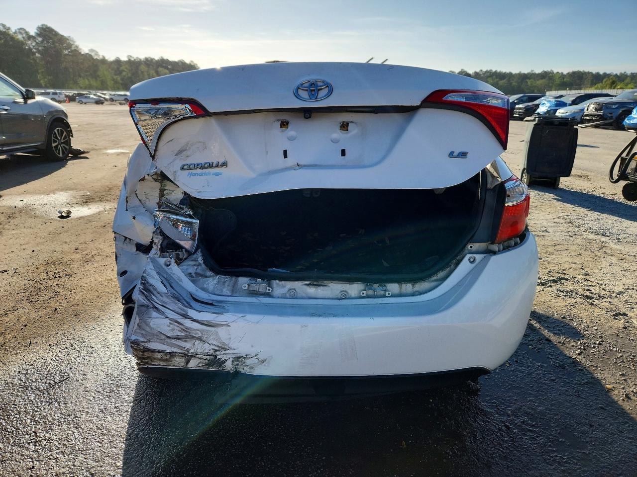2016 TOYOTA COROLLA LE photo 16
