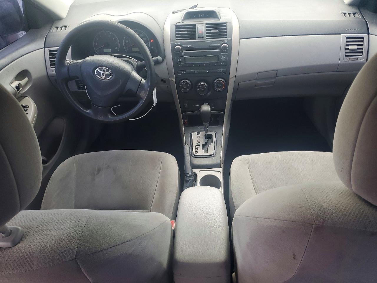 2013 TOYOTA COROLLA L photo 8