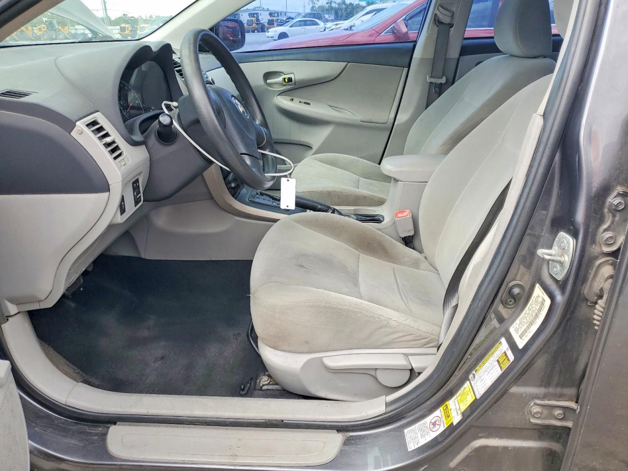 2013 TOYOTA COROLLA L photo 7