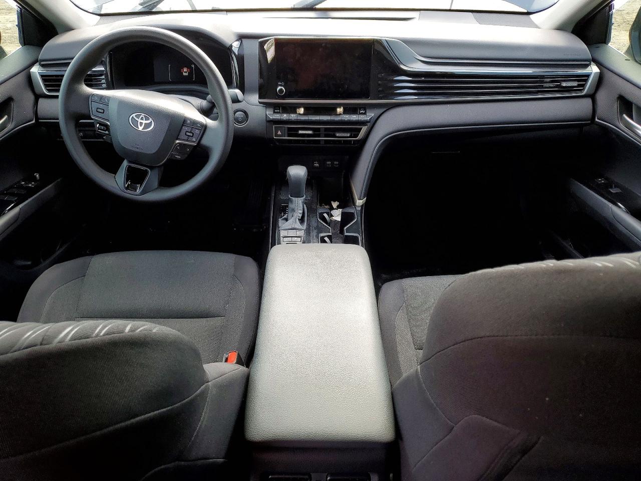 2025 TOYOTA CAMRY LE photo 8