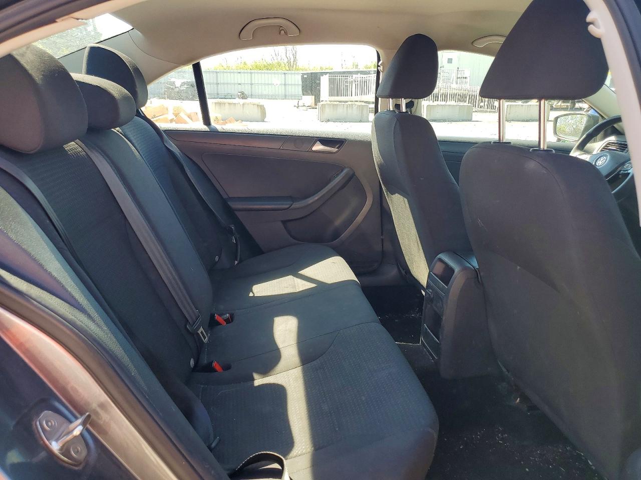 2016 VOLKSWAGEN JETTA S photo 28