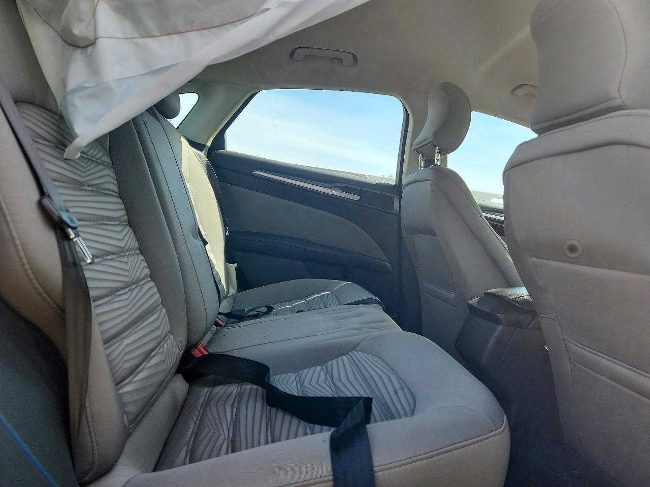 2016 FORD FUSION S photo 19