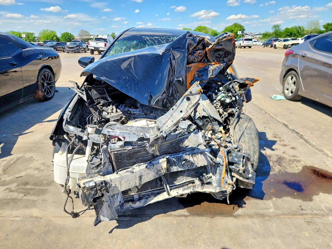 2016 TOYOTA CAMRY LE photo 9