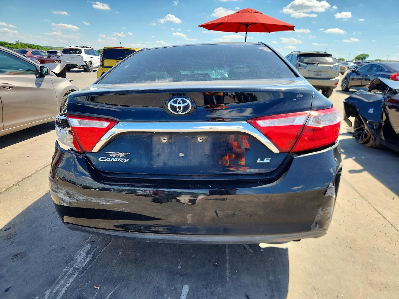 2016 TOYOTA CAMRY LE photo 11