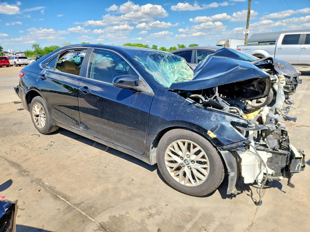 2016 TOYOTA CAMRY LE photo 7