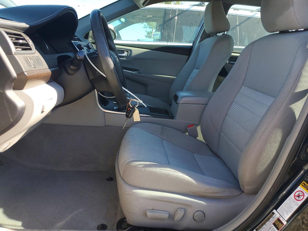 2016 TOYOTA CAMRY LE photo 13