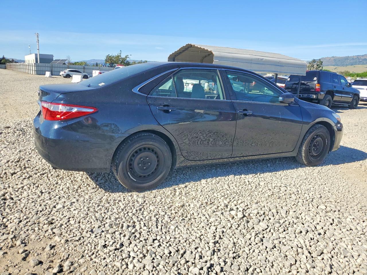2016 TOYOTA CAMRY LE photo 5