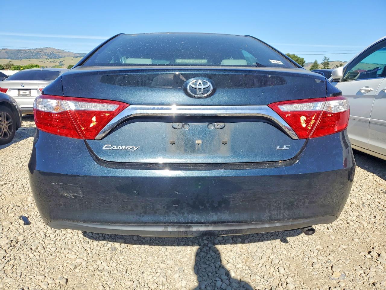 2016 TOYOTA CAMRY LE photo 11