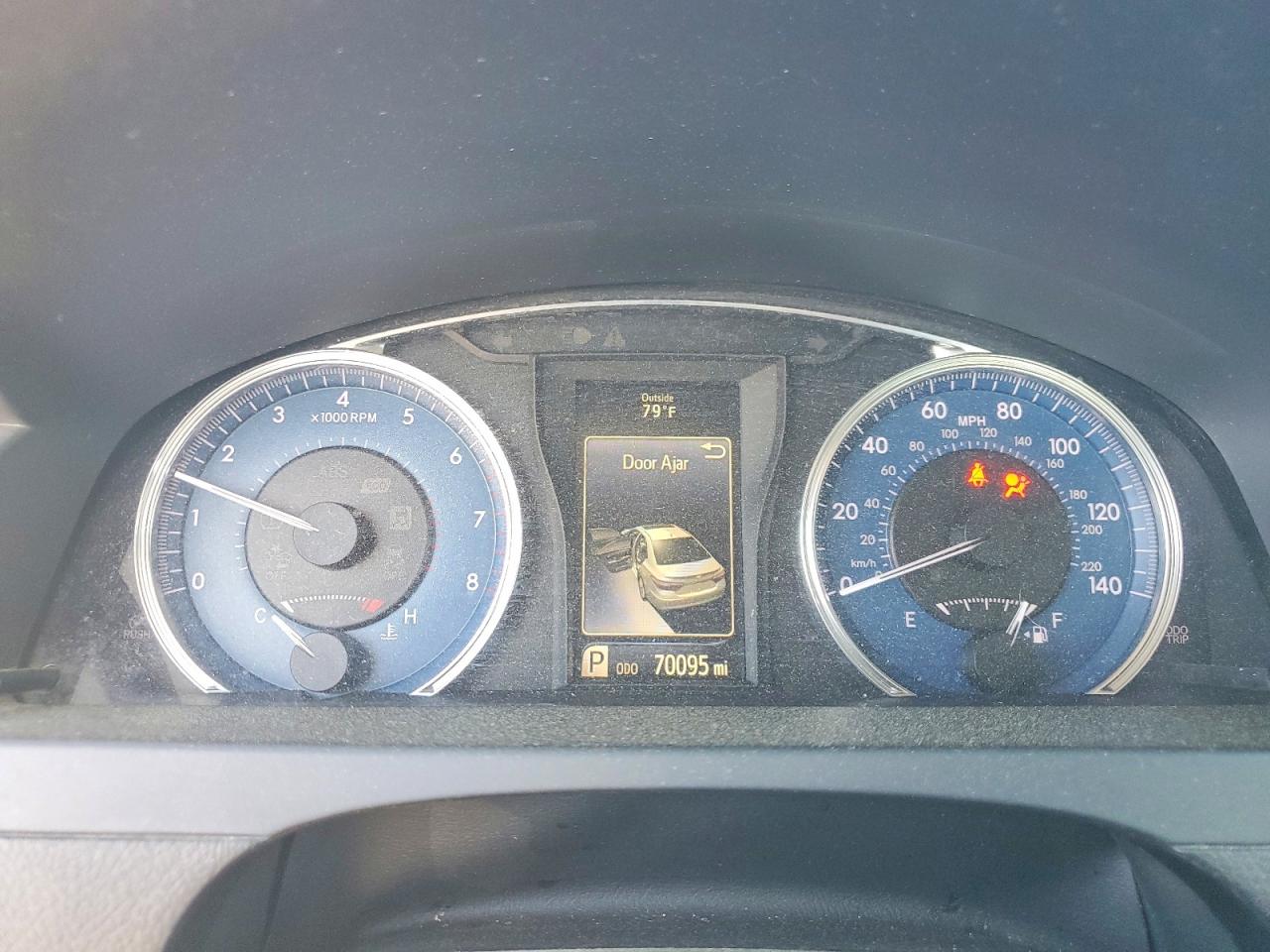 2016 TOYOTA CAMRY LE photo 17