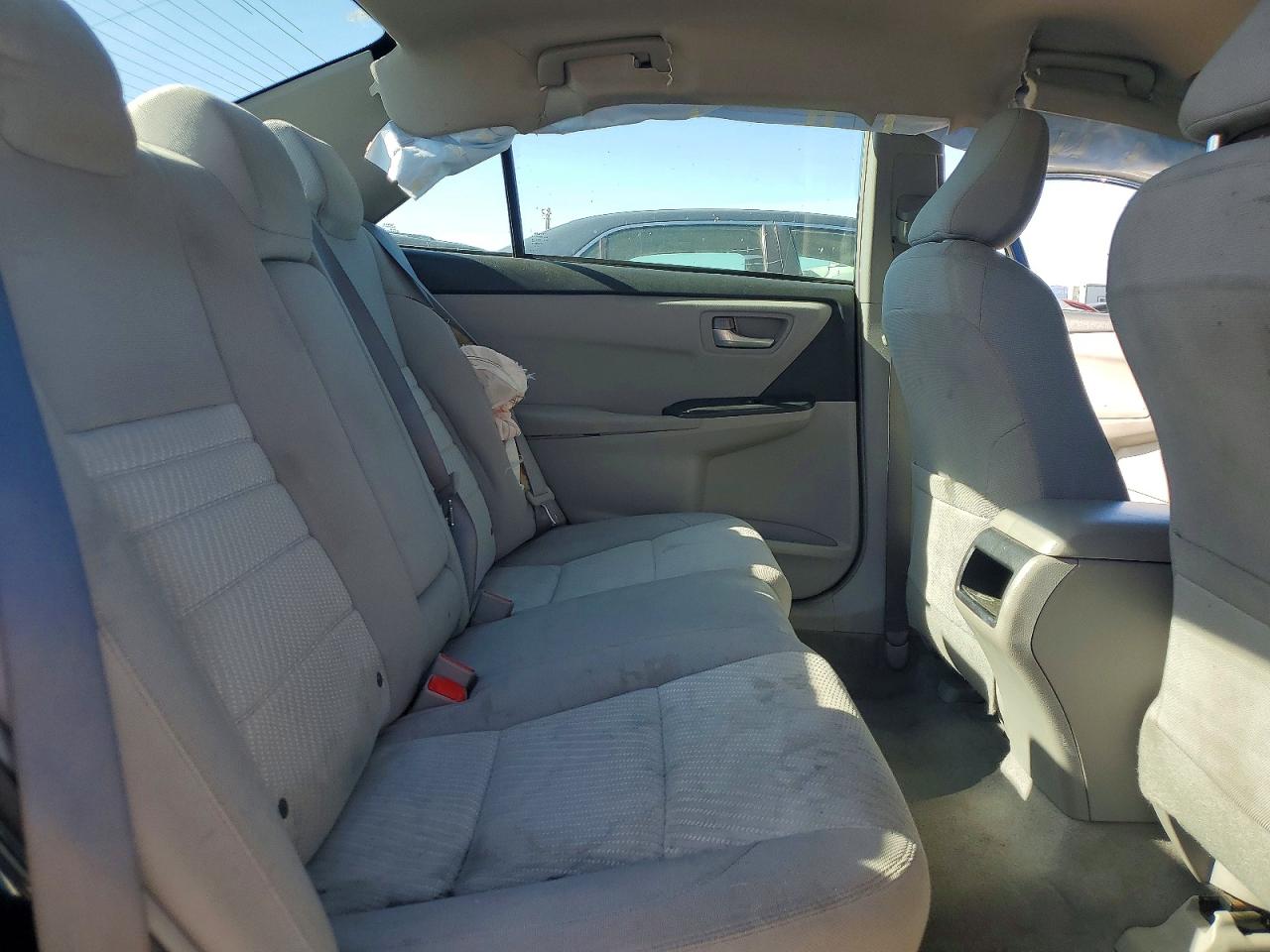2016 TOYOTA CAMRY LE photo 19