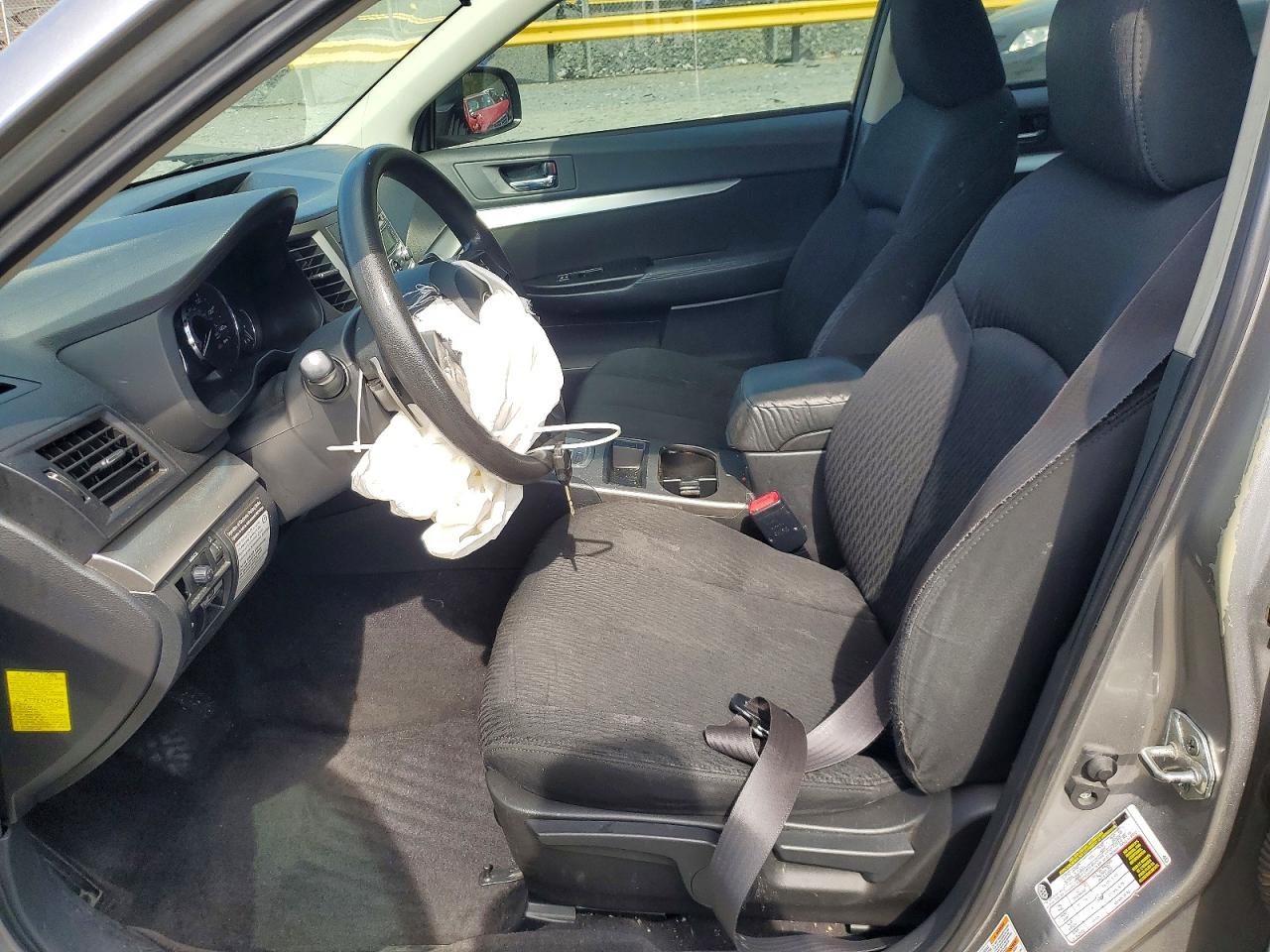 2010 SUBARU OUTBACK 2.5I photo 13