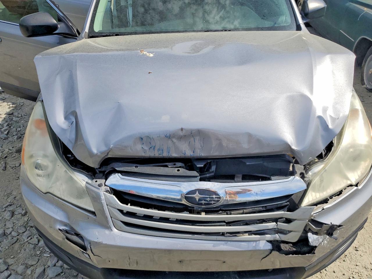 2010 SUBARU OUTBACK 2.5I photo 23