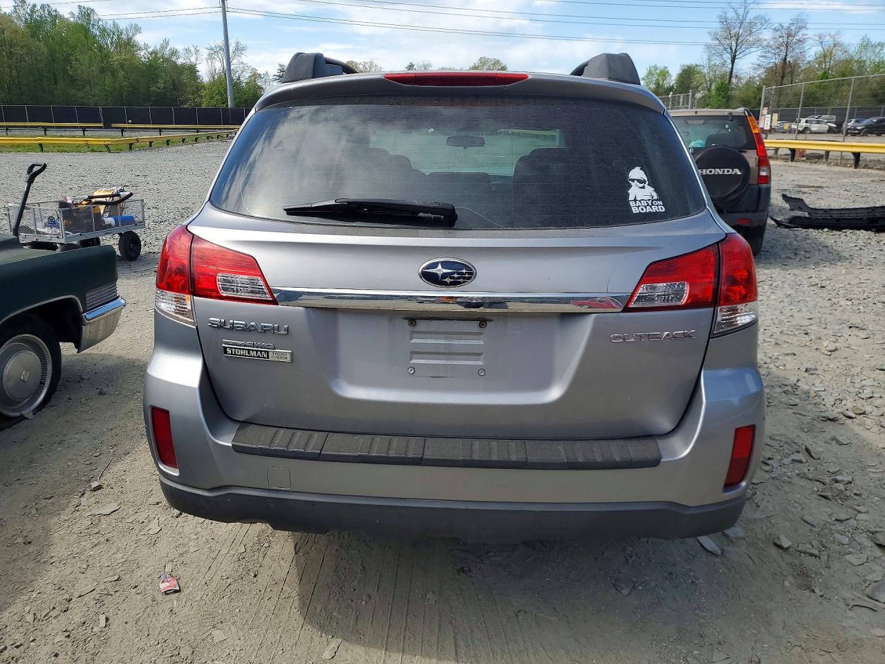 2010 SUBARU OUTBACK 2.5I photo 11