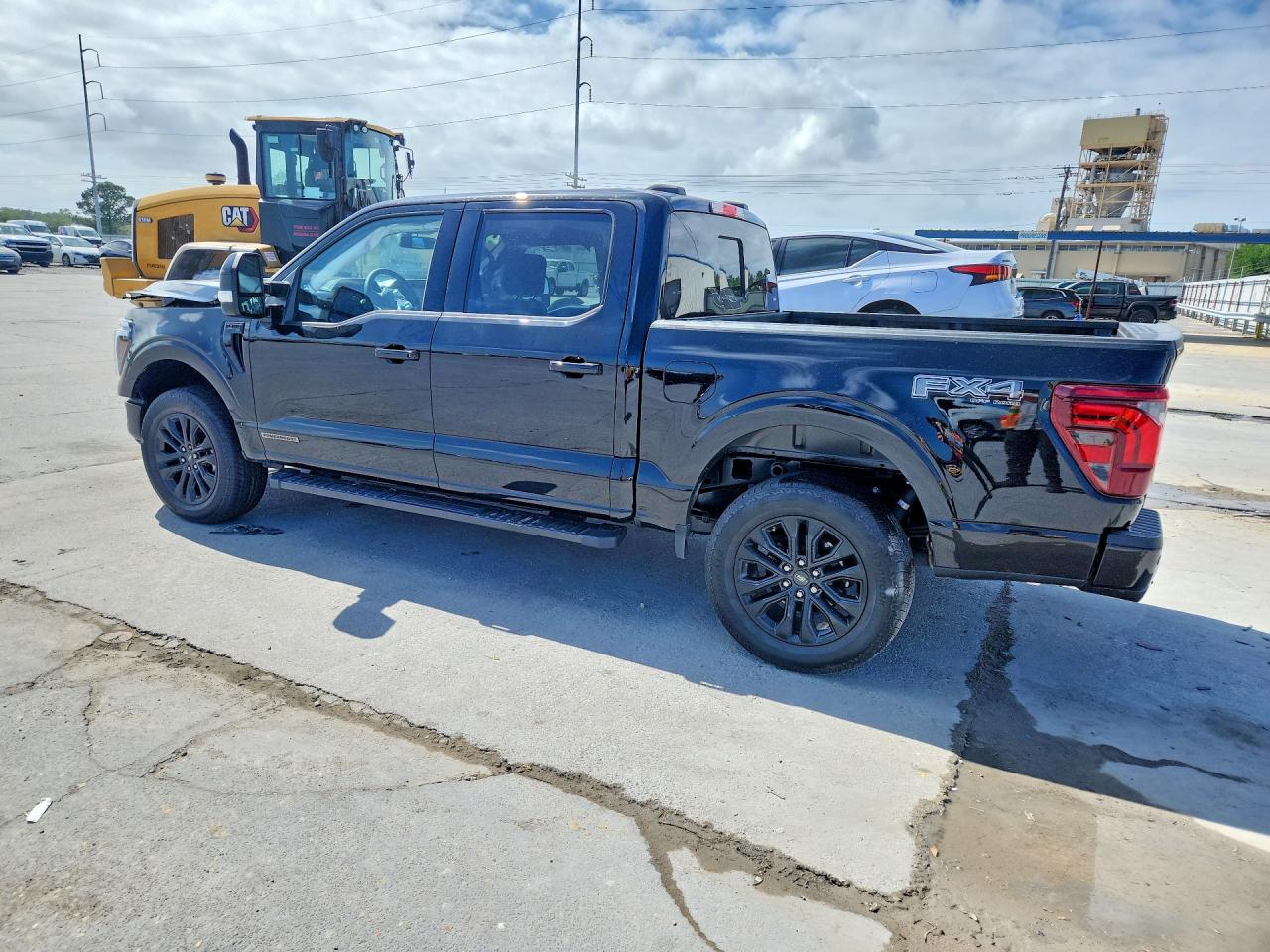 2025 FORD F150 LARIAT photo 2