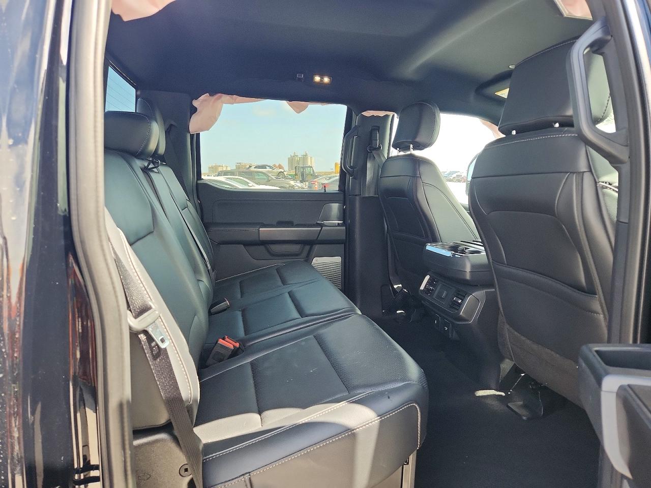 2025 FORD F150 LARIAT photo 10