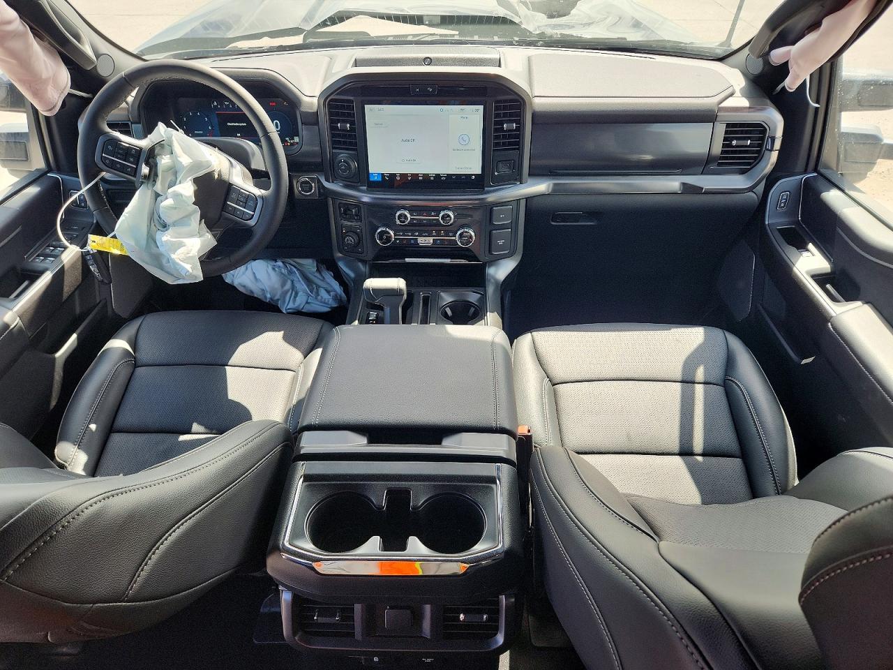 2025 FORD F150 LARIAT photo 8