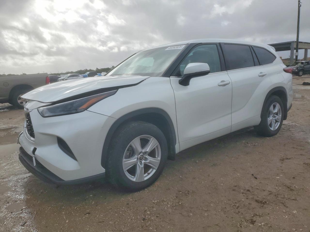 2022 TOYOTA HIGHLANDER
