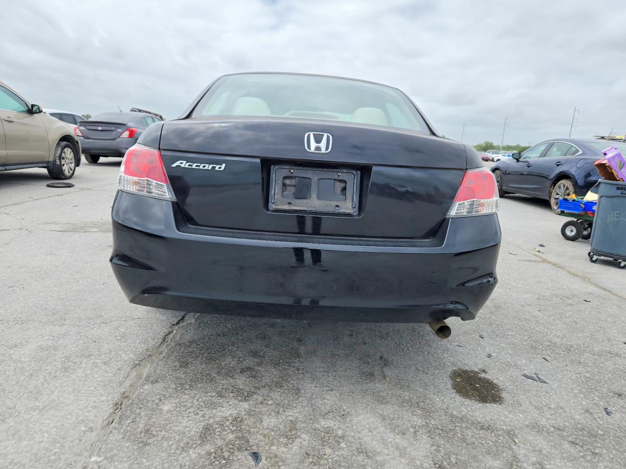 2009 HONDA ACCORD LX photo 16