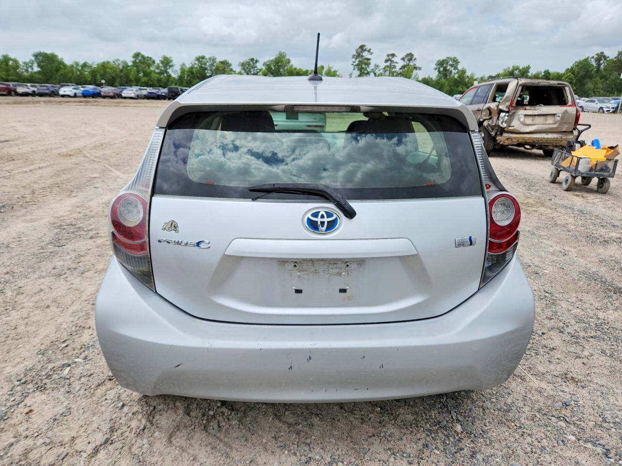 2012 TOYOTA PRIUS C THREE photo 11