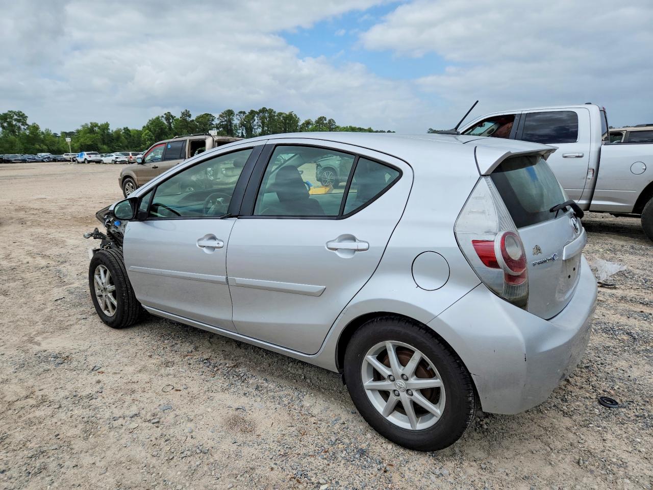 2012 TOYOTA PRIUS C THREE photo 3