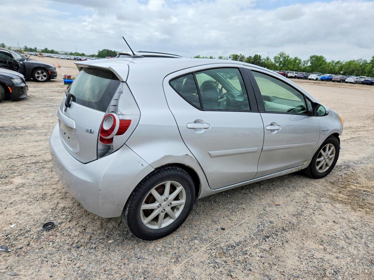 2012 TOYOTA PRIUS C THREE photo 5