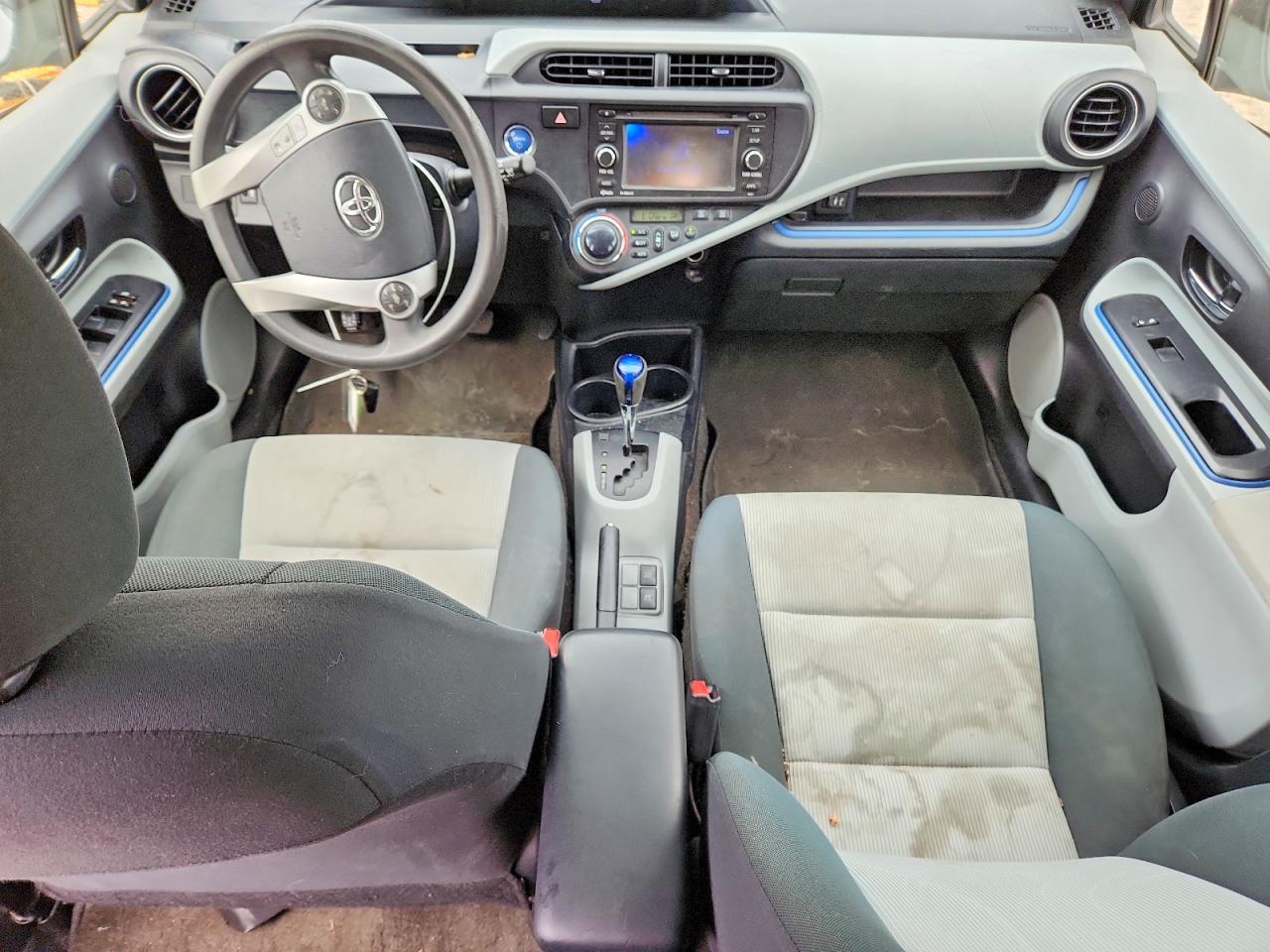 2012 TOYOTA PRIUS C THREE photo 15