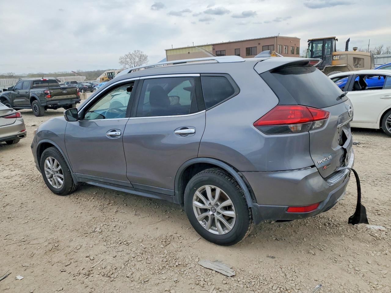 2018 NISSAN ROGUE SV photo 3