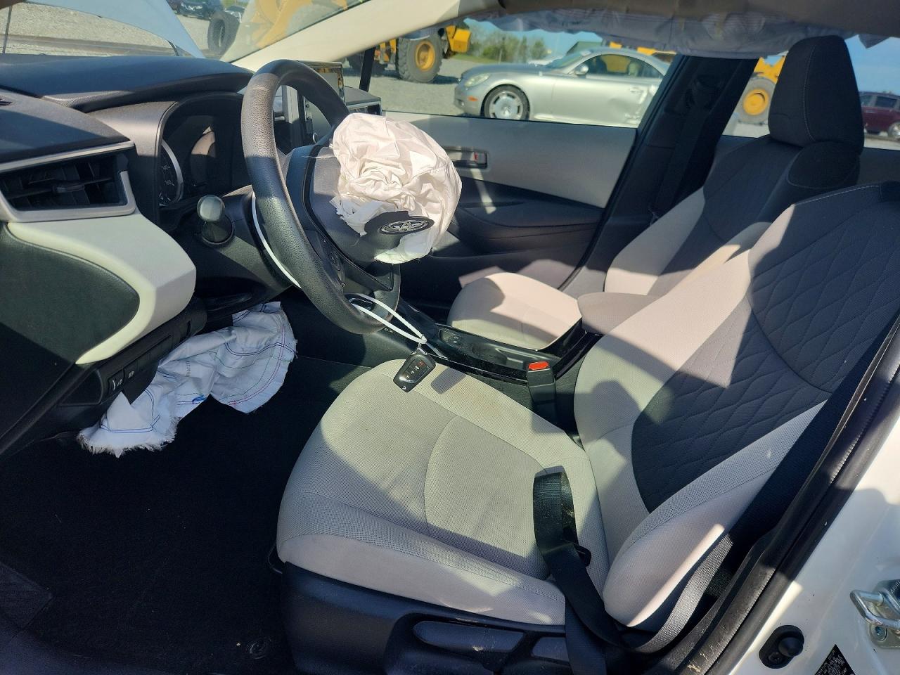 2022 TOYOTA COROLLA LE photo 13