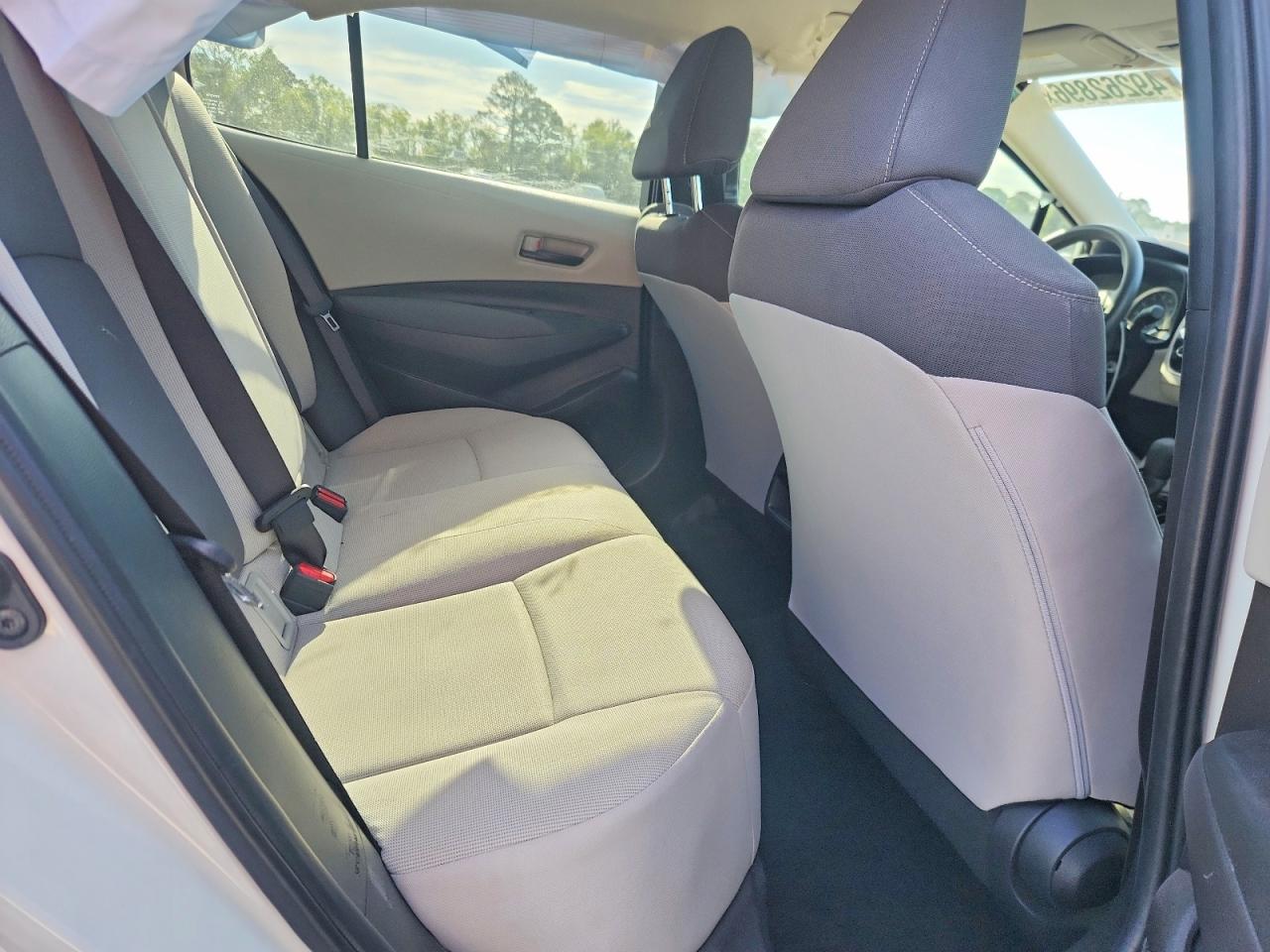 2022 TOYOTA COROLLA LE photo 19