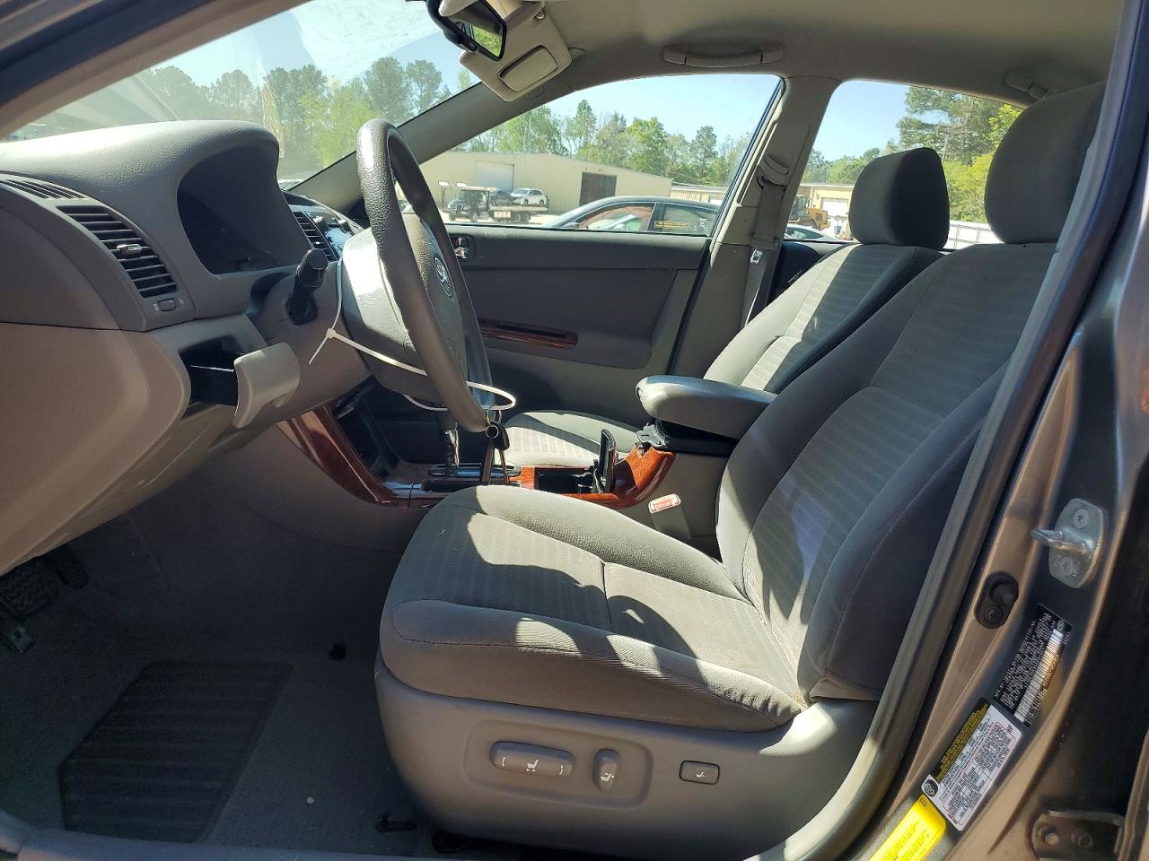 2005 TOYOTA CAMRY XLE photo 11