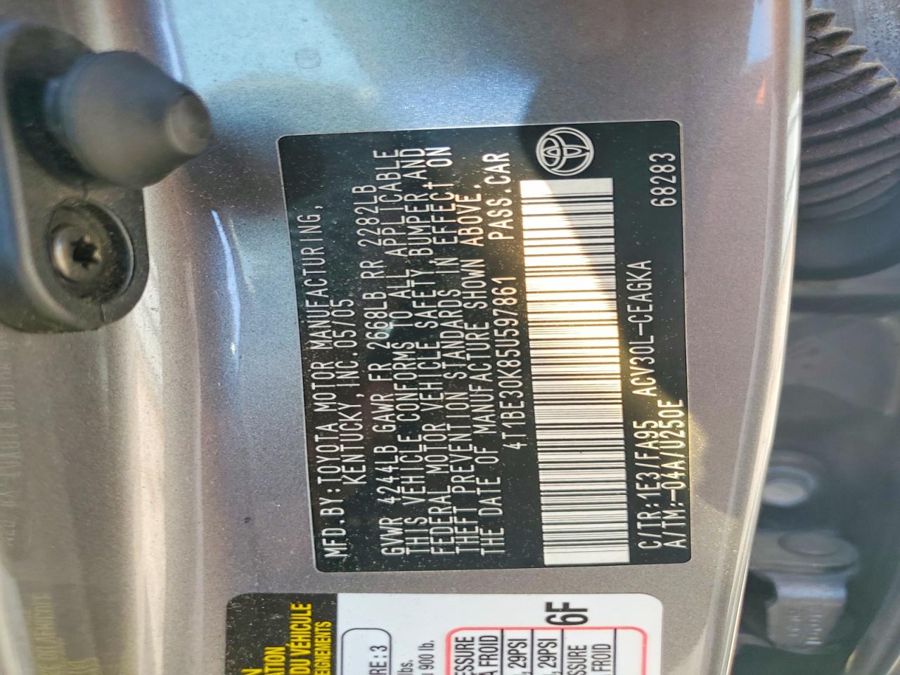 2005 TOYOTA CAMRY XLE photo 21