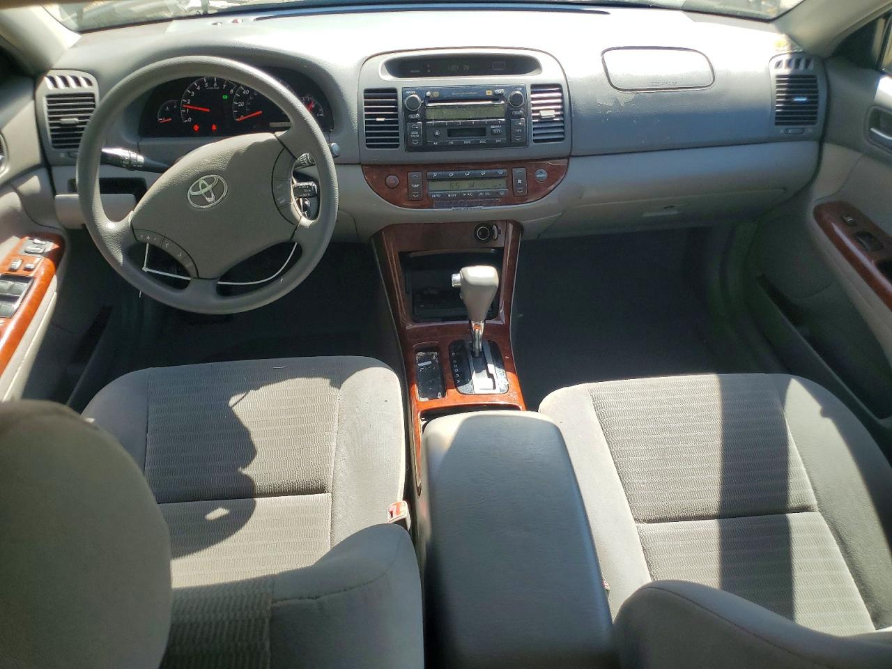 2005 TOYOTA CAMRY XLE photo 13