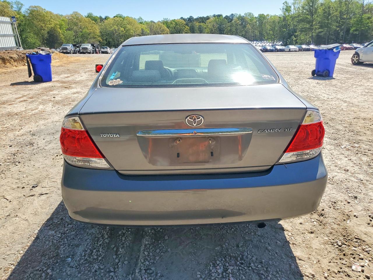 2005 TOYOTA CAMRY XLE photo 9