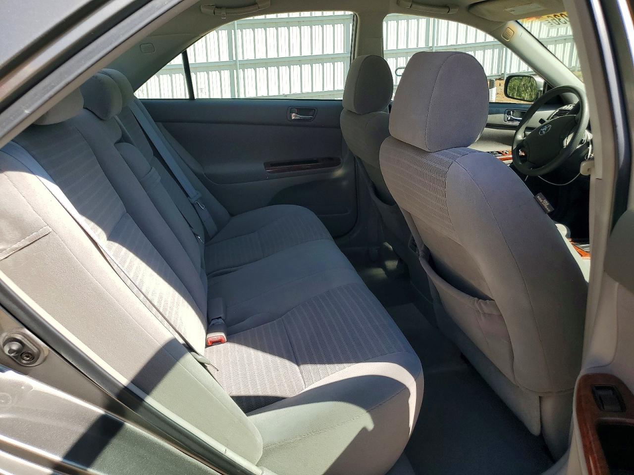 2005 TOYOTA CAMRY XLE photo 17