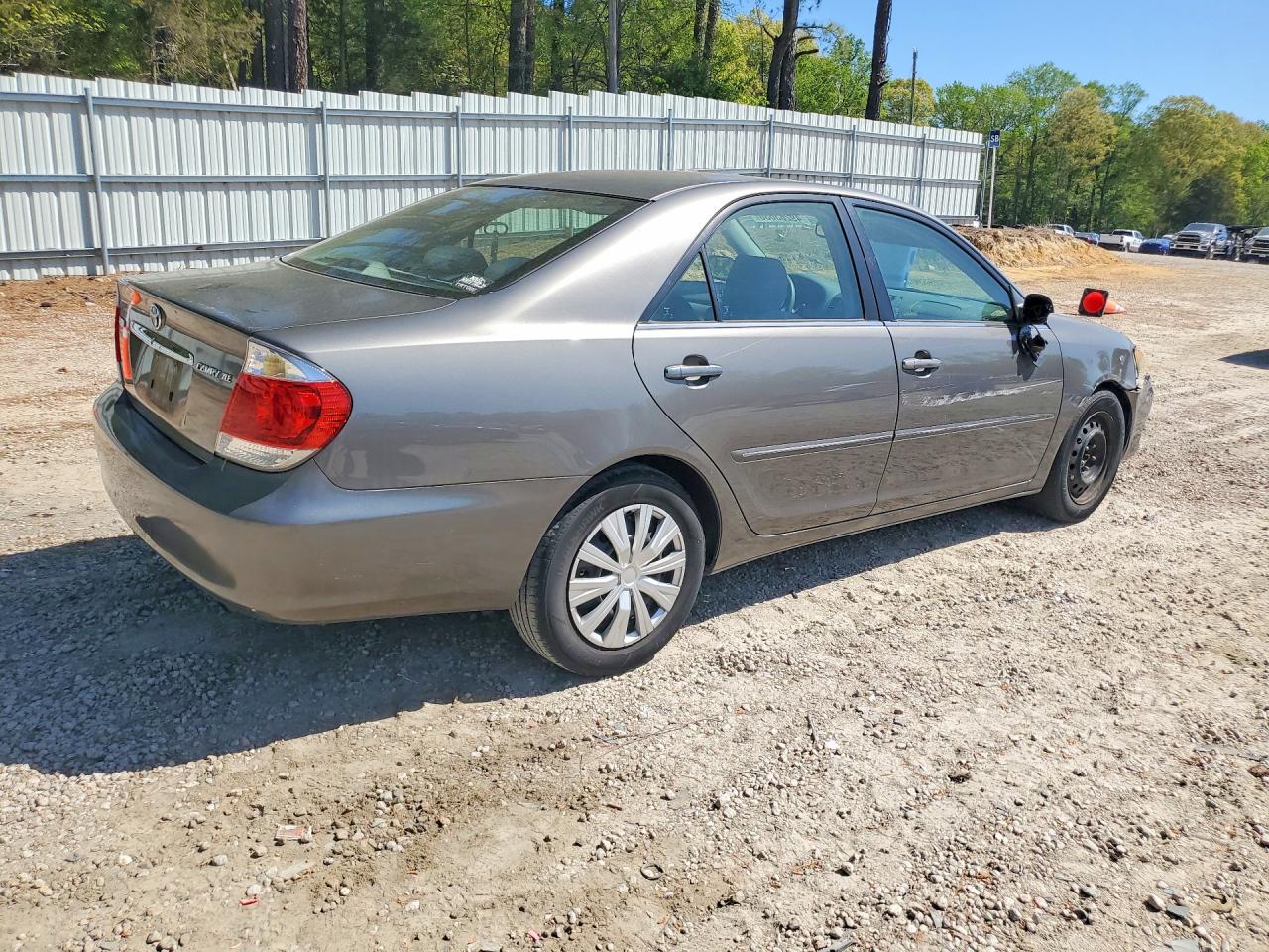 2005 TOYOTA CAMRY XLE photo 5