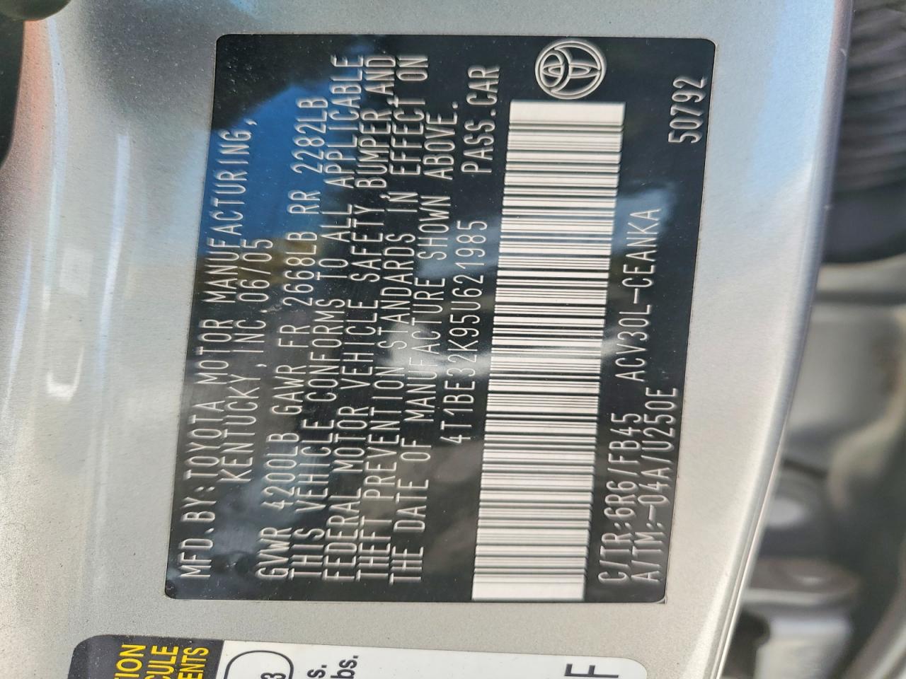 2005 TOYOTA CAMRY LE photo 25