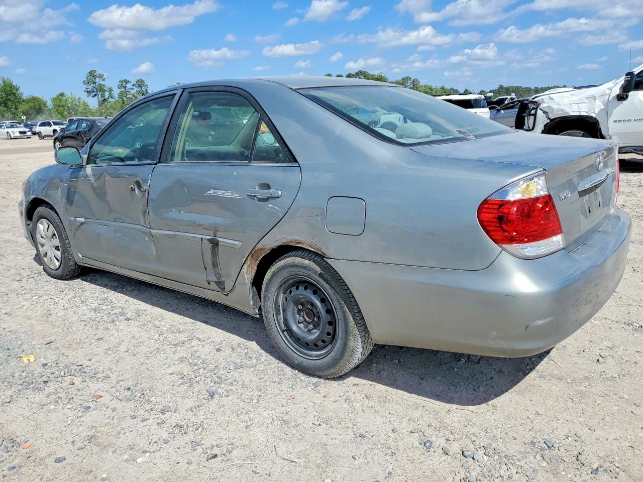2005 TOYOTA CAMRY LE photo 3