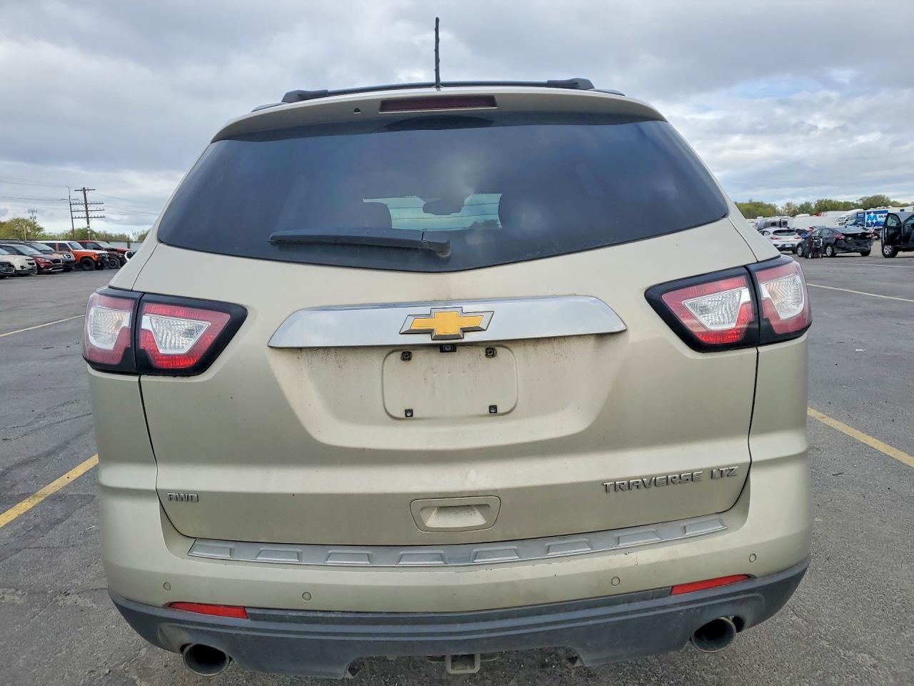 2014 CHEVROLET TRAVERSE LTZ photo 11