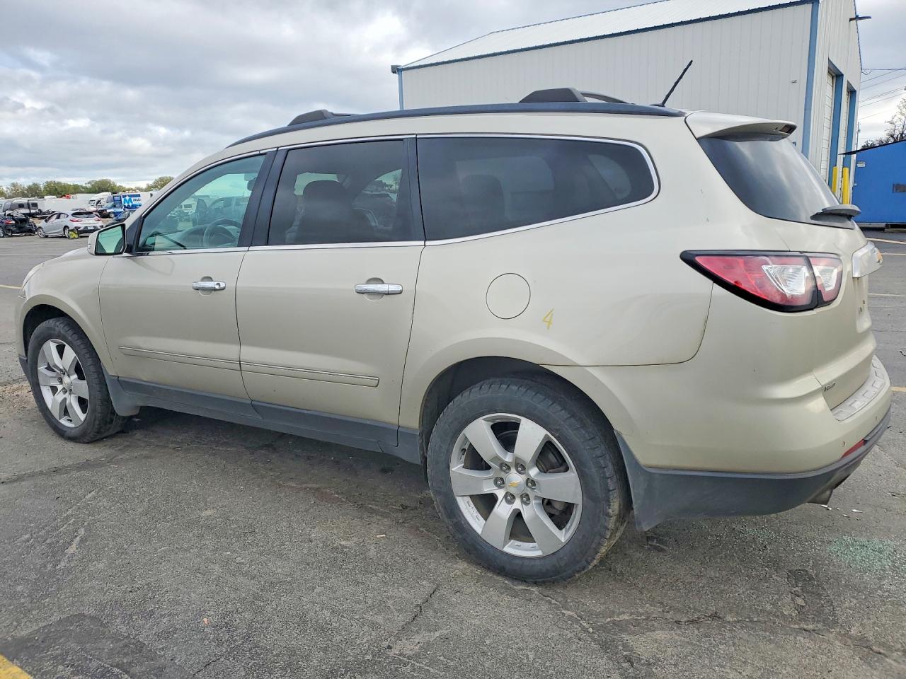 2014 CHEVROLET TRAVERSE LTZ photo 3