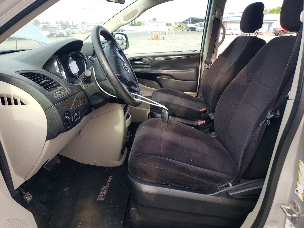 2011 DODGE GRAND CARAVAN EXPRESS photo 13