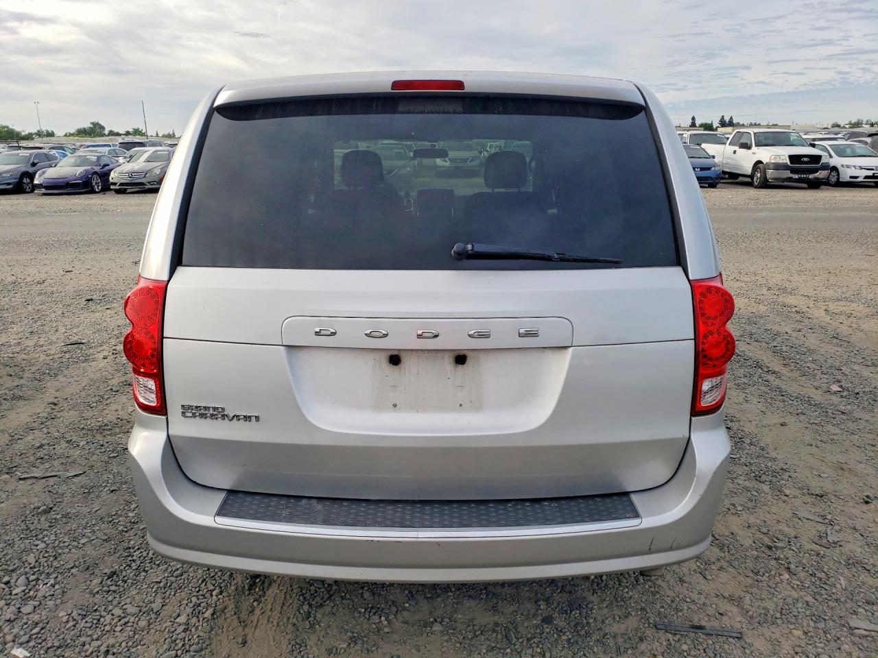 2011 DODGE GRAND CARAVAN EXPRESS photo 11