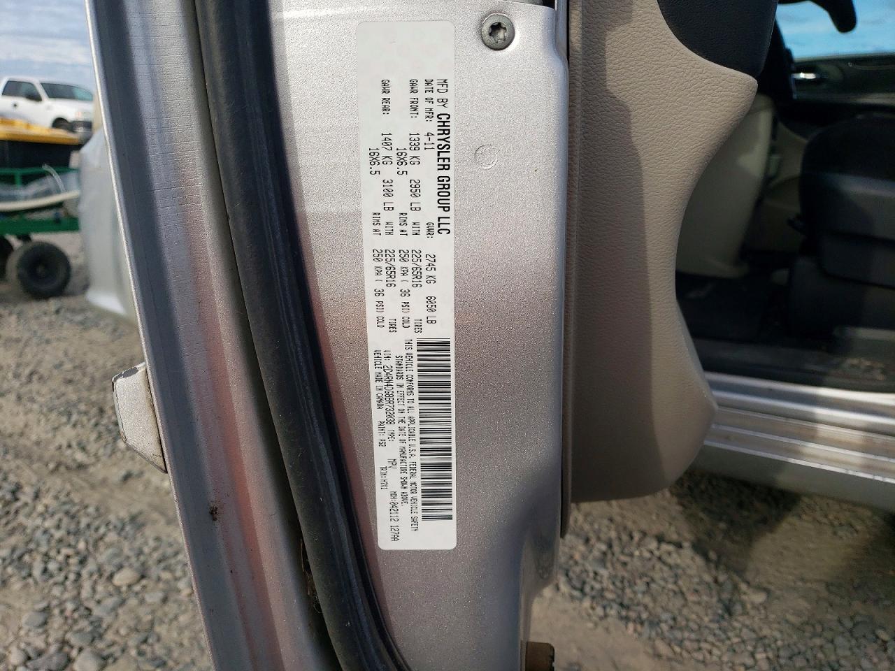 2011 DODGE GRAND CARAVAN EXPRESS photo 25