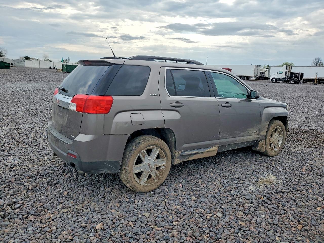 2012 GMC TERRAIN SLE photo 5