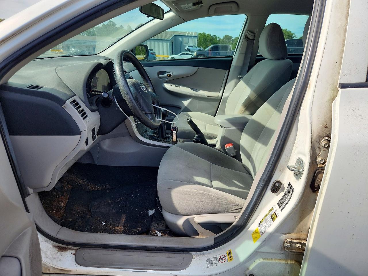 2012 TOYOTA COROLLA L photo 7