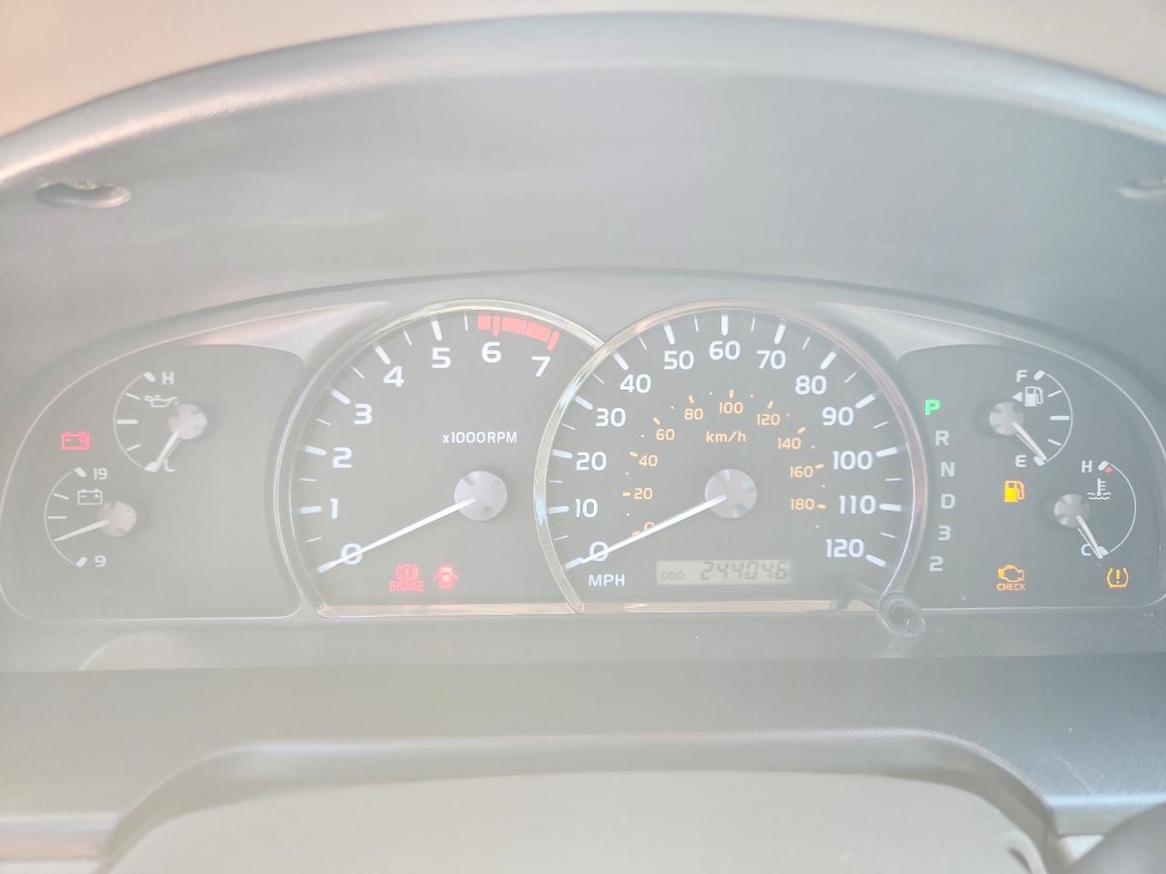 2005 TOYOTA SEQUOIA SR5 photo 9