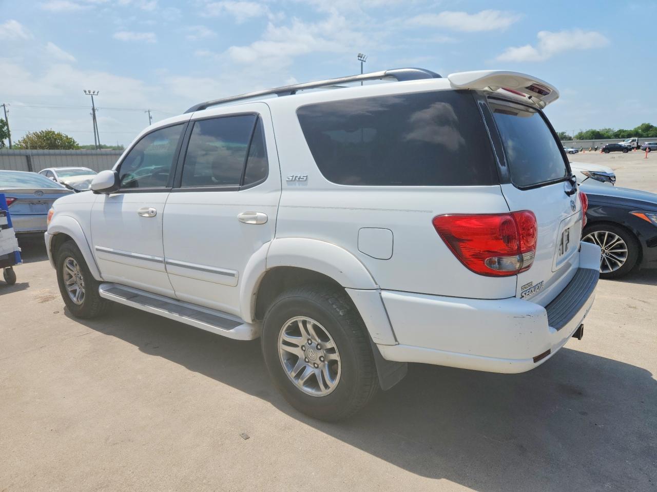 2005 TOYOTA SEQUOIA SR5 photo 2