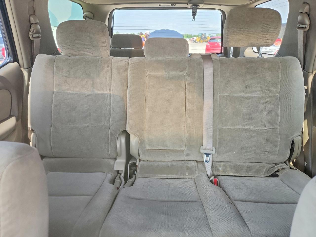2005 TOYOTA SEQUOIA SR5 photo 10