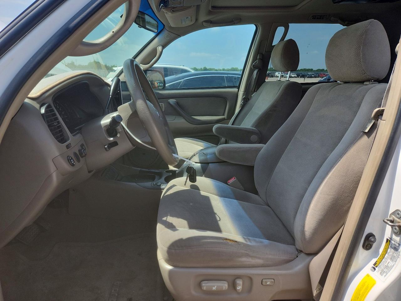 2005 TOYOTA SEQUOIA SR5 photo 7